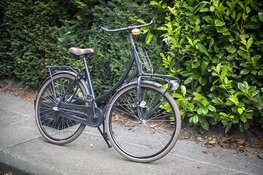 Meisje gewond na botsing met auto in Bloemendaal