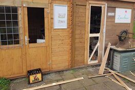 Ravage door vandalen bij tientallen huisjes tuinderscomplex Bennebroek