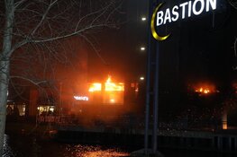 Grote brand in Bastion hotel in Santpoort-Noord, politie doet onderzoek (foto-update)
