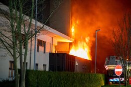 Grote brand in Bastion hotel in Santpoort-Noord, politie doet onderzoek (foto-update)