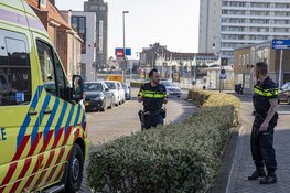 Wielrenner gewond na botsing tegen openslaande deur in Zandvoort
