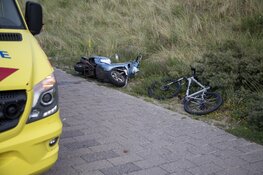 Scooterrijder gewond na botsing met fietser bij inhaalactie