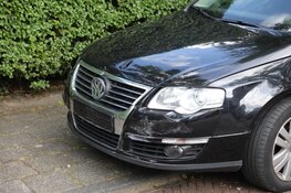 Ongeval letsel met twee personenauto's in Bennebroek