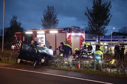 Zwaargewonde bij fors ongeval N208 bij Velserbroek: weg afgesloten