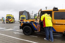 Hulpdiensten groots uitgerukt voor onwelwording op strand Bloemendaal