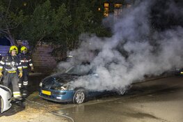 Auto zwaar beschadigd na brand aan de Cearalaan in Overveen