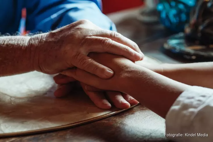 Hoe om te gaan met dementie? Vier tips voor mantelzorgers