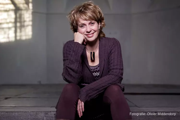 Sopraan Johannette Zomer treedt op in gemeentehuis Bloemendaal