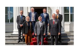 Lintjesregen: Koninklijke onderscheidingen uitgereikt aan 6 inwoners gemeente Bloemendaal