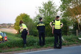 Motorrijder vliegt uit bocht in Vogelenzang