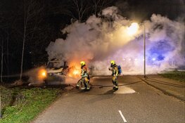 Bestelwagen door brand verwoest in Bennebroek
