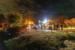 Auto op de kop in Overveen