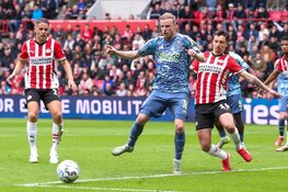 Ajax in zetel op weg naar titel na winst op PSV