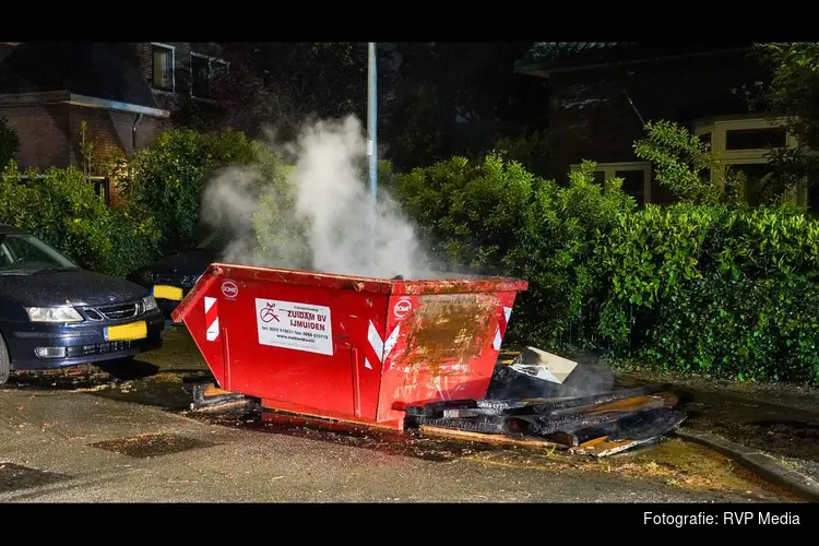 Bouwcontainer in brand gestoken in Bloemendaal