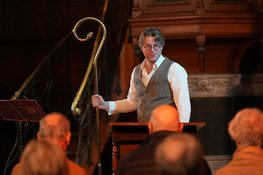 De Sint-Nikolaasavond in Bloemendaal. Een 19e-eeuwse Sinterklaasvertelling voor "grote mensen"