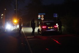 Voertuig gezonken aan de Leidsevaart in Bennebroek