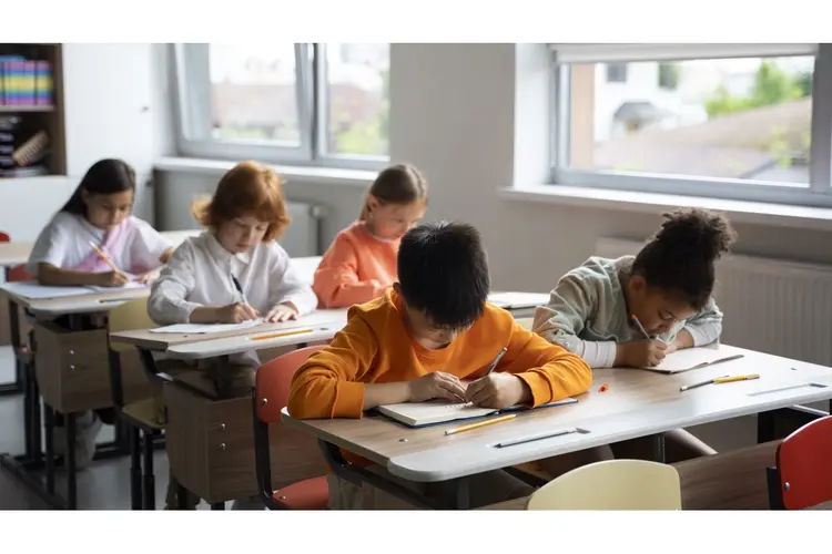 Bos en Duinschool zakt tot onder opheffingsnorm, Theresia krimpt verder, basisschool BSV groeit