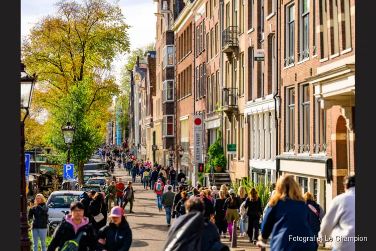 Ruim 13.000 wandelaars aan de start in Amsterdam